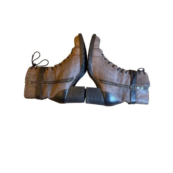 Born Size 9.5 Boot Shoe Cass‎ Victorian Lace Up Ankle Distressed Boho Mountain - Picture 7 of 10